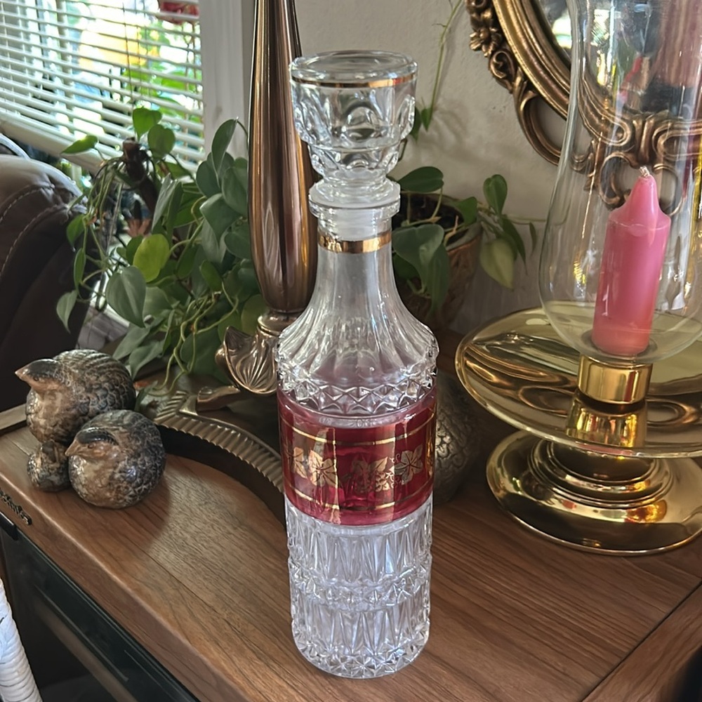 Vintage Crystal Decanter w Stopper